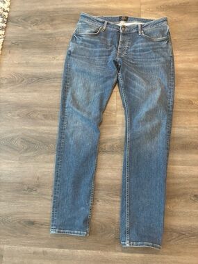 Neuw Men's Slim Jeans in Medium Blue Wash